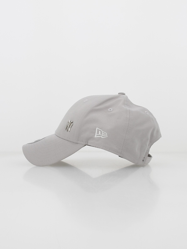 Casquette 9forty flawless logo métal gris - New Era