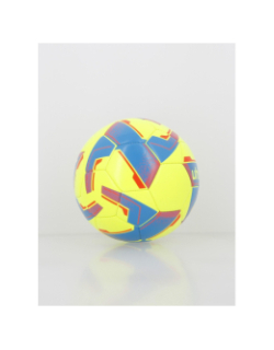 Ballon de football sur sable jaune fluo - Uhlsport