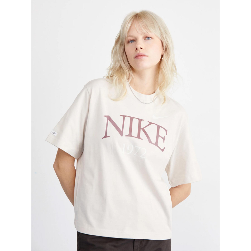 T-shirt tee classics boxy beige femme - Nike