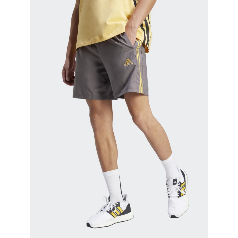 Short chelsea 3 bandes jaune gris homme - Adidas