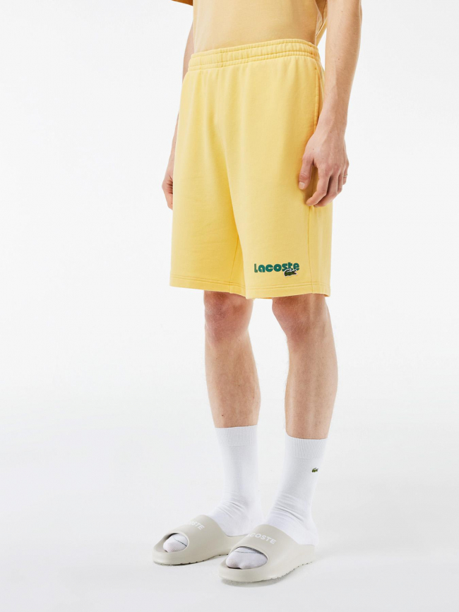 Short uni logo brodé jaune homme - Lacoste