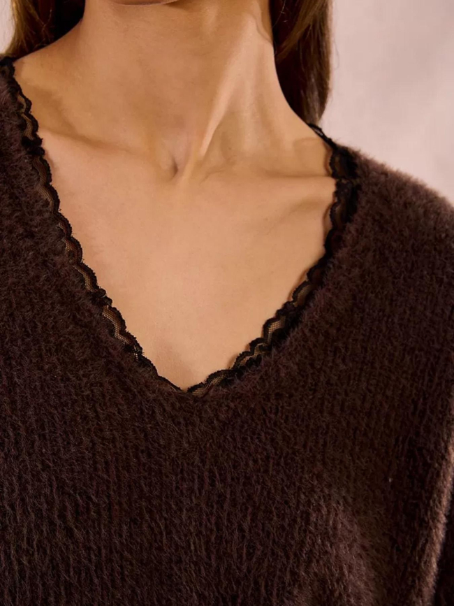 Pull à col en v dentelé marron femme - Molly Bracken